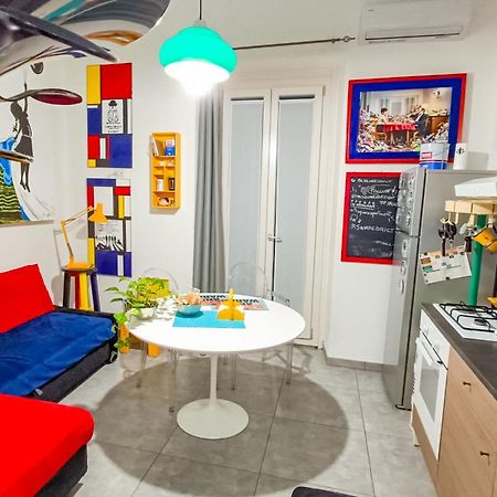 Mr Square Apartment Катания Екстериор снимка