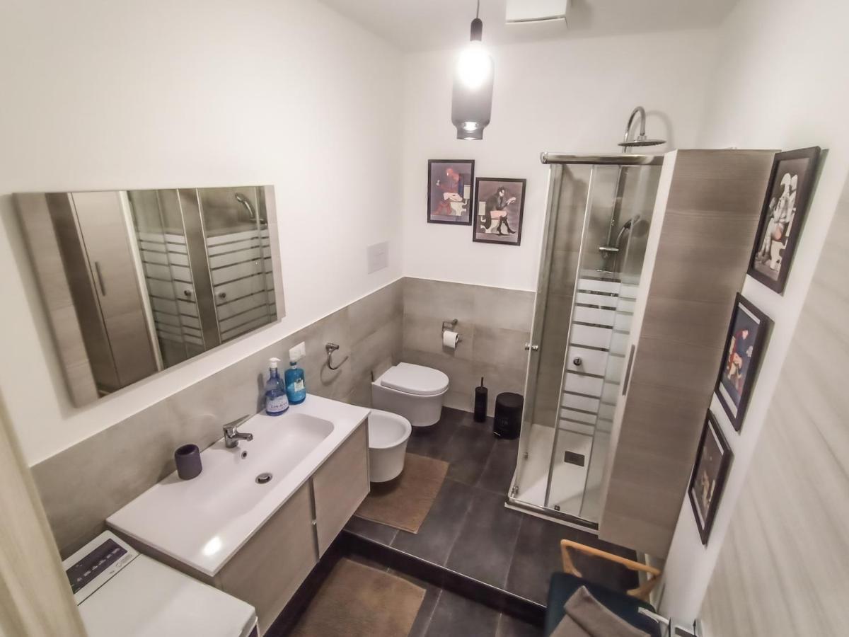 Mr Square Apartment Катания Екстериор снимка