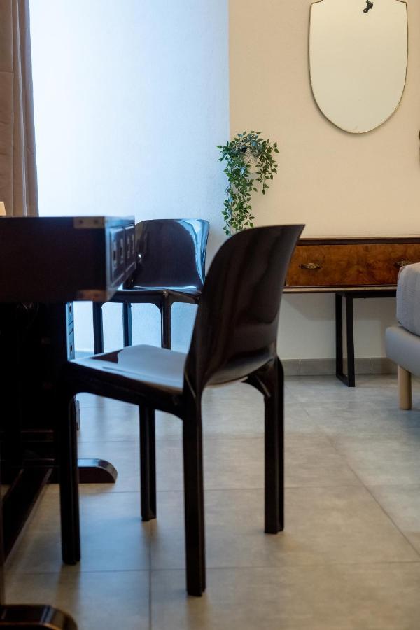 Mr Square Apartment Катания Екстериор снимка